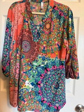 Vibrant Floral-Print V-Neck Tunic in Coral Multi